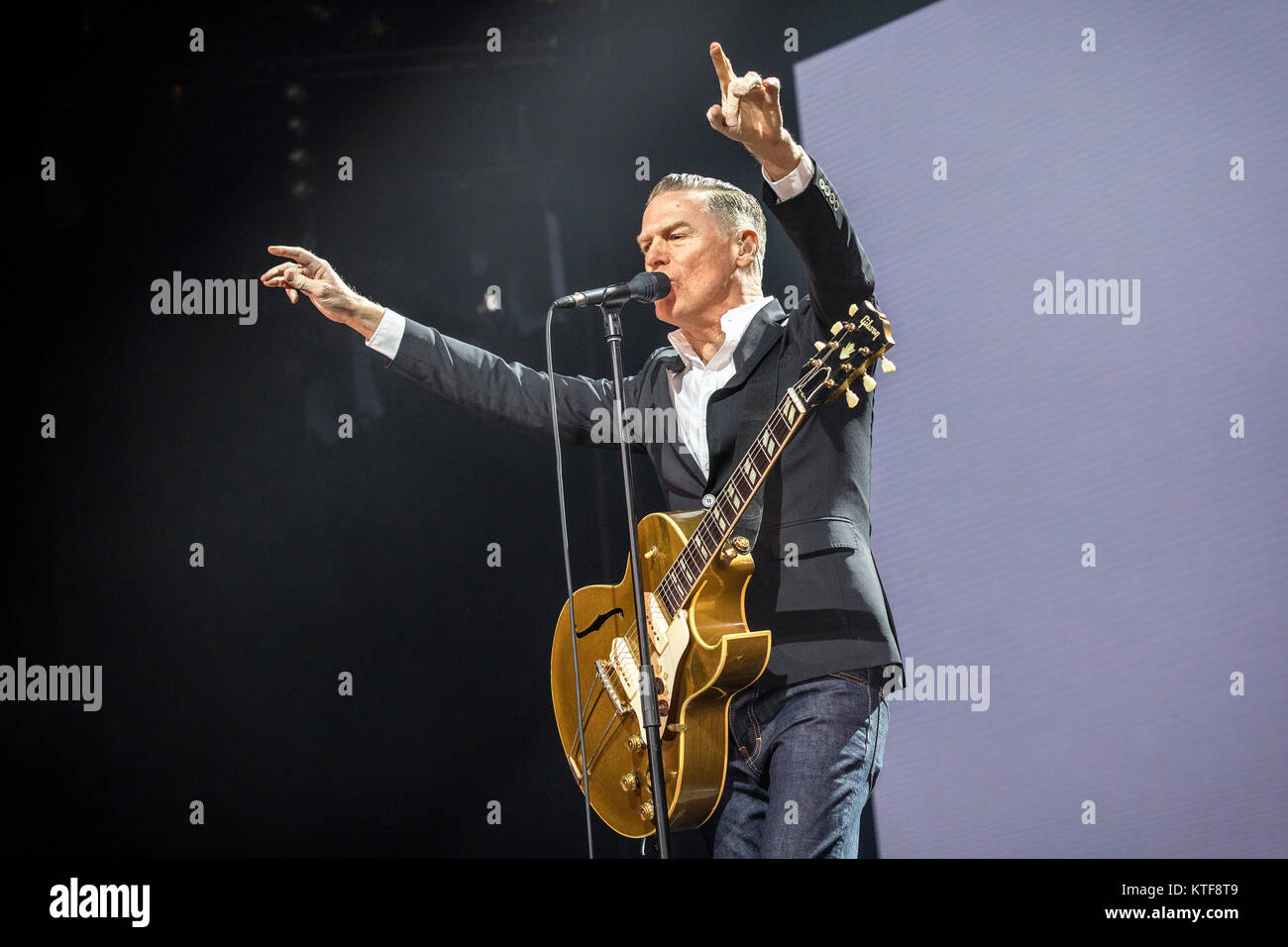 Il canadese del cantante, compositore e musicista Bryan Adams esegue un live a Oslo Spektrum. Norvegia, 09/02 2017. Foto Stock