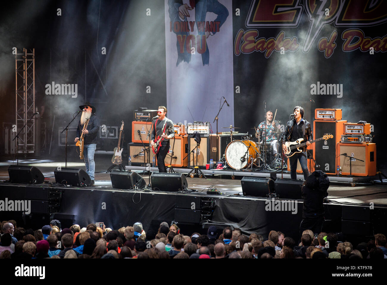 La American rock band Eagles of Death Metal esegue un concerto dal vivo presso il norvegese music festival Øyafestivalen 2016 a Oslo. Norvegia, 12/08 2016. Foto Stock