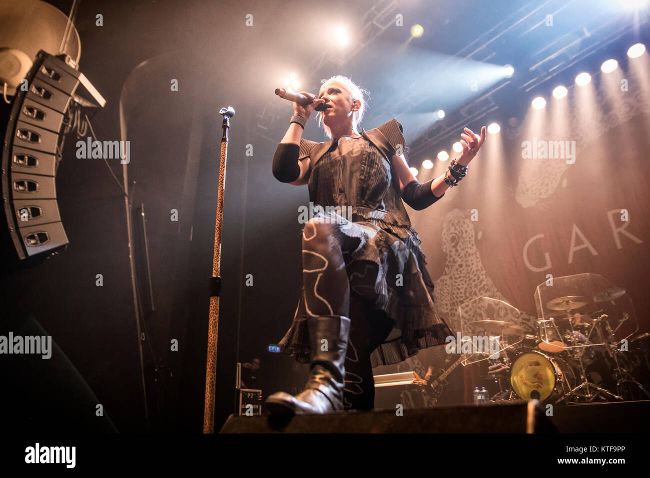 Il American-Scottish rock band Garbage esegue un concerto dal vivo a Sentrum scena in Oslo. Qui il cantante Shirley Manson è visto dal vivo sul palco. Norvegia, 07/11 2016. Foto Stock