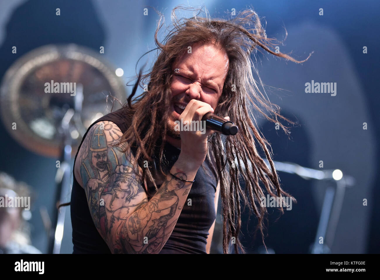 La American heavy metal band Korn (stilizzata KoЯn) esegue un concerto dal vivo a Youngstorget in Oslo. Qui cantante Jonathan Davis è visto dal vivo sul palco. Norvegia, 16/06 2011. Foto Stock