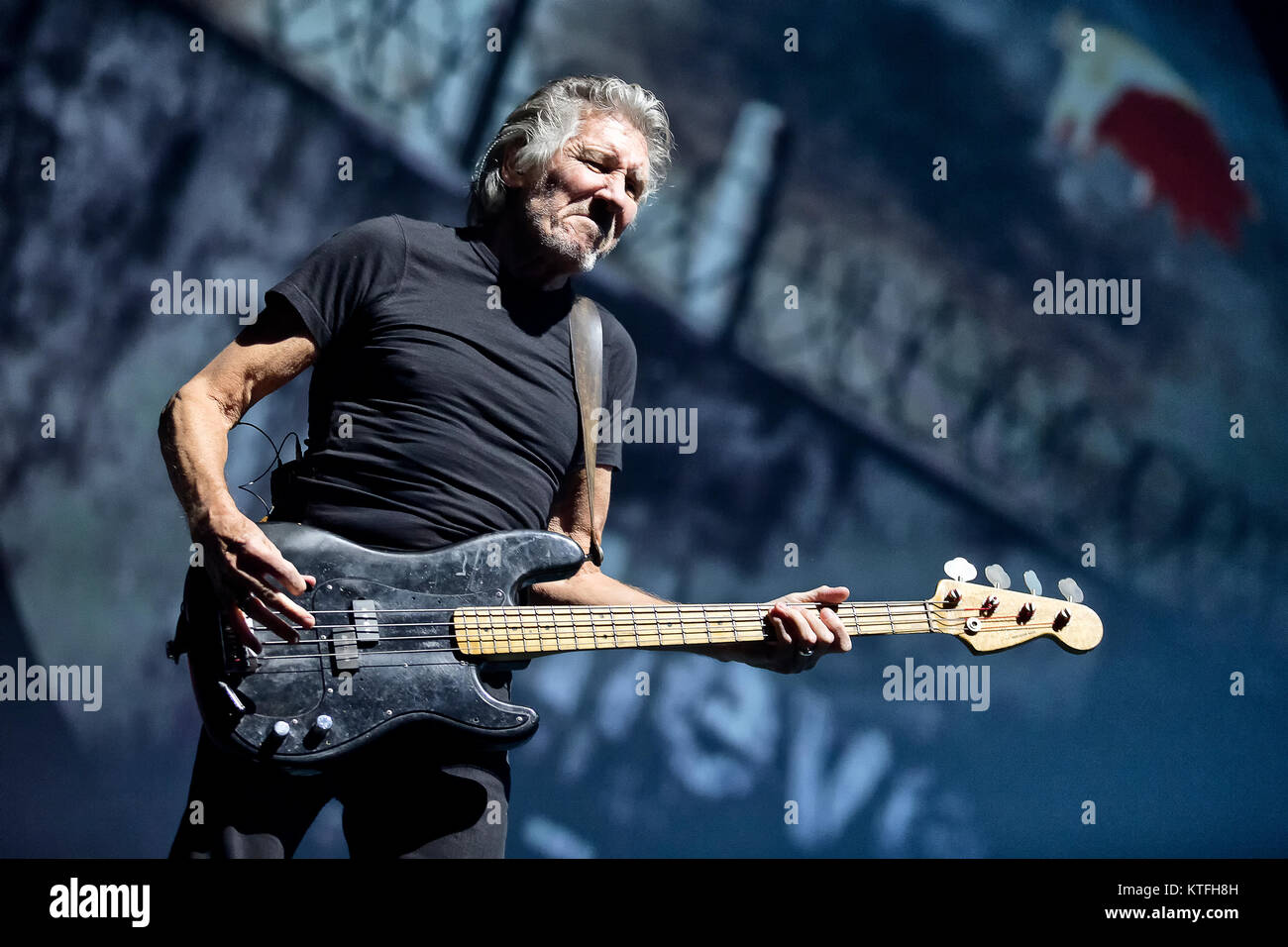 Il cantante britannico, compositore e musicista Roger Waters esegue un concerto dal vivo presso Telenor Arena di Oslo. Roger Waters è ben noto come il co-fondatore e membro della band del progressive rock band Pink Floyd. Norvegia, 14/08 2013. Foto Stock