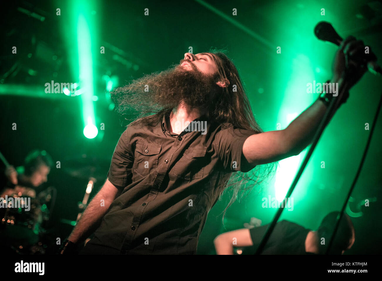 L'Italiano doom metal band rive di Null esegue un concerto dal vivo a John Dee come parte del festival Inferno Metal Festival 2016 a Oslo. Qui la cantante Davide Straccione è visto dal vivo sul palco. Norvegia, 24/03 2016. Foto Stock