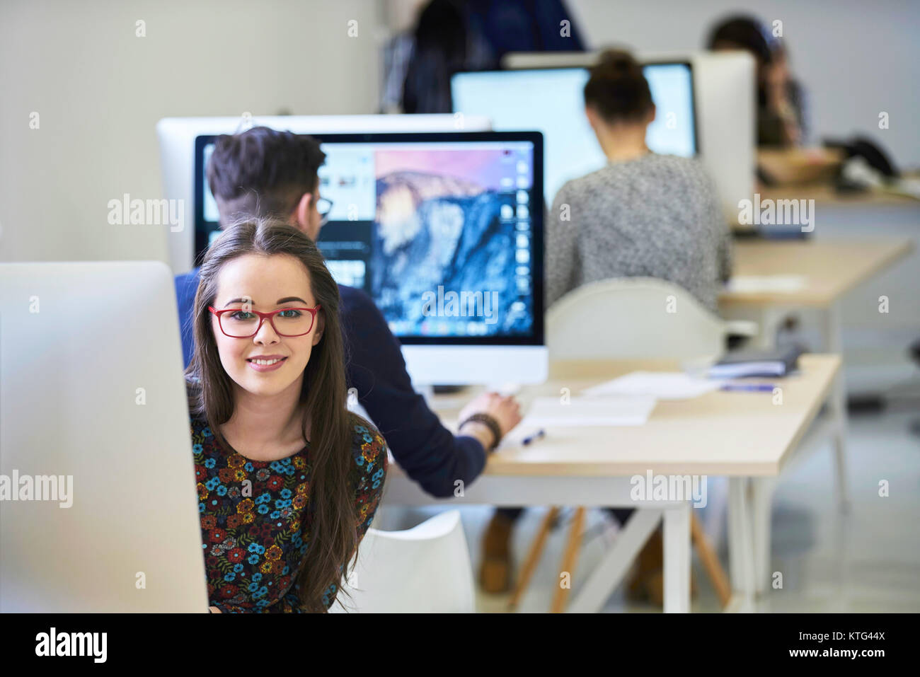 Un gruppo di giovani, lavoro, business Foto Stock