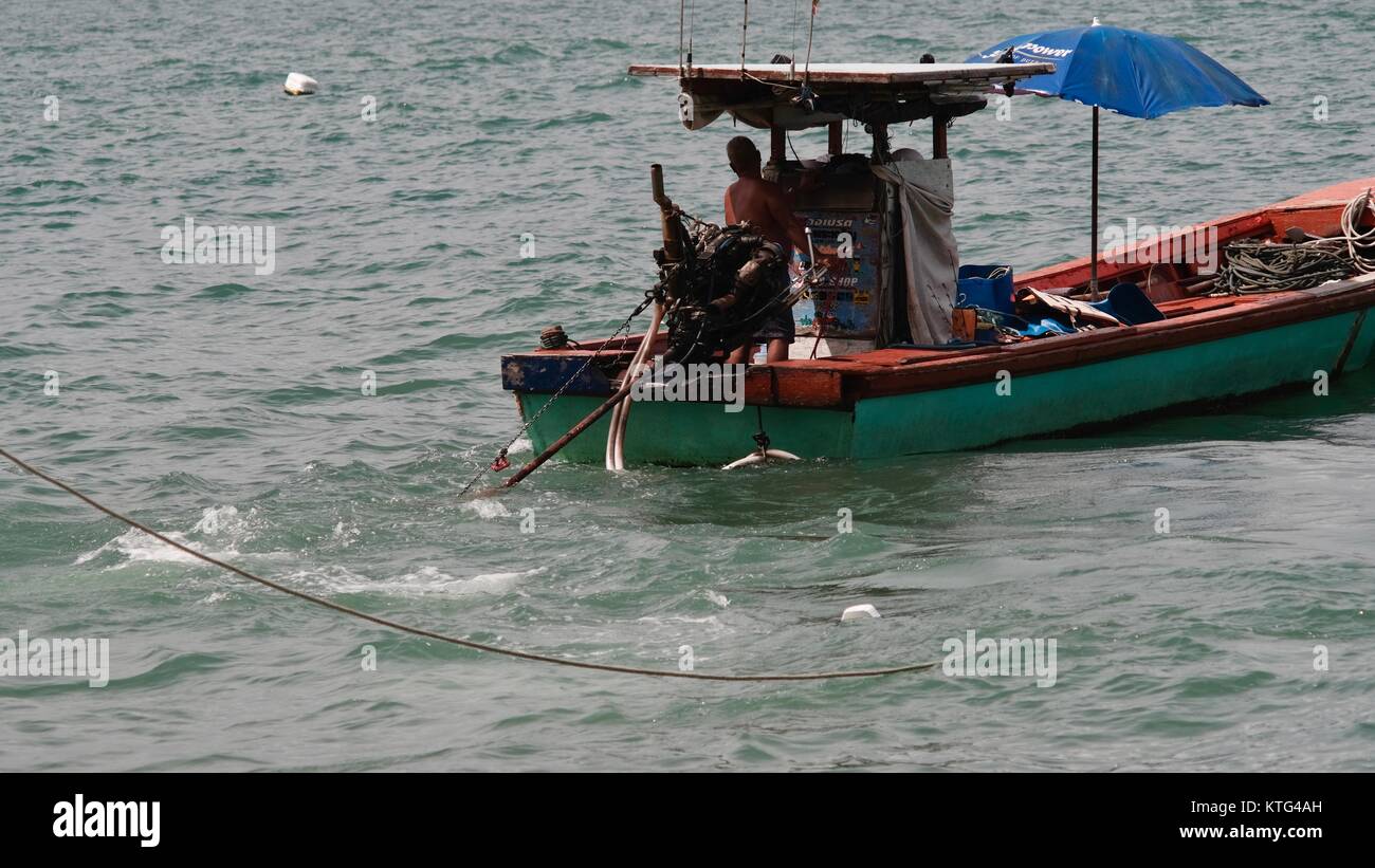 Pesca Turismo in barca per noleggio privato spiaggia di Pattaya Thailandia del Sud Est Asiatico nov 2017 Foto Stock