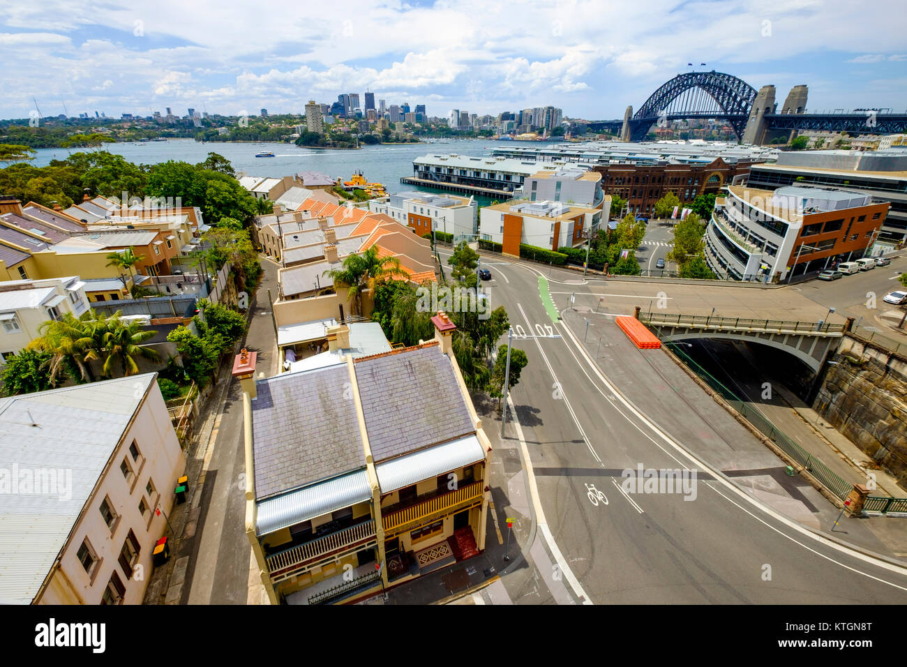 Le rocce, il Ponte del Porto di Sydney e il Sydney Nord, vista da Henry Deane tetto presso Henry Deane, Sydney, Australia Foto Stock