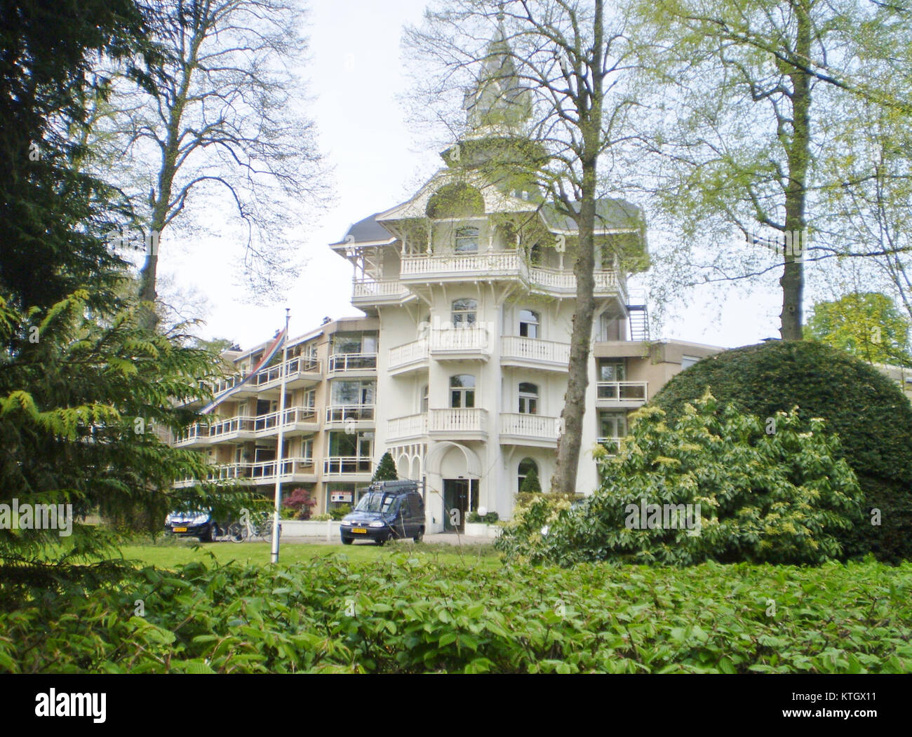 Il Baarn Bath Hotel nei Paesi Bassi offre ai visitatori un lussuoso rifugio con spa e strutture benessere di alta qualità. Situato nella pittoresca cittadina di Baarn, l'hotel è conosciuto per i suoi servizi di relax e per i suoi dintorni mozzafiato. Foto Stock
