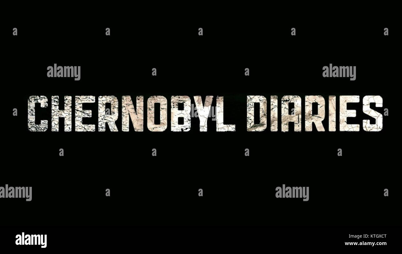 Chernobyl Diaries (2012) è un film horror-thriller che segue un gruppo di turisti che visitano la città abbandonata di Pripyat vicino a Chernobyl. Il film esplora l'ambiente inquietante e pericoloso lasciato dal disastro del 1986. Foto Stock