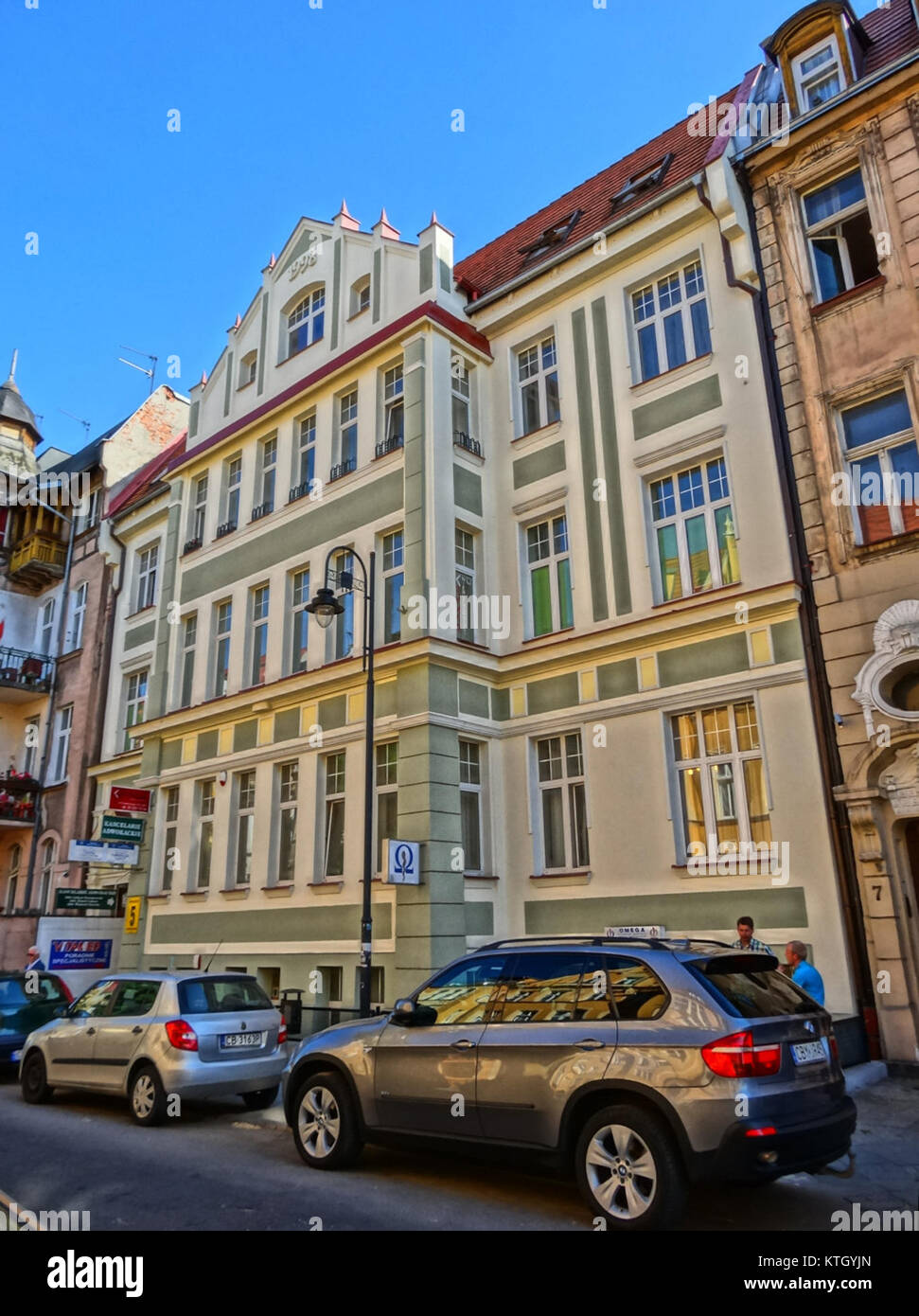 Questa fotografia mostra un edificio situato in via Cieszkowskiego, scattato nel febbraio 2013. L'edificio fa parte del paesaggio architettonico locale in Polonia. Foto Stock