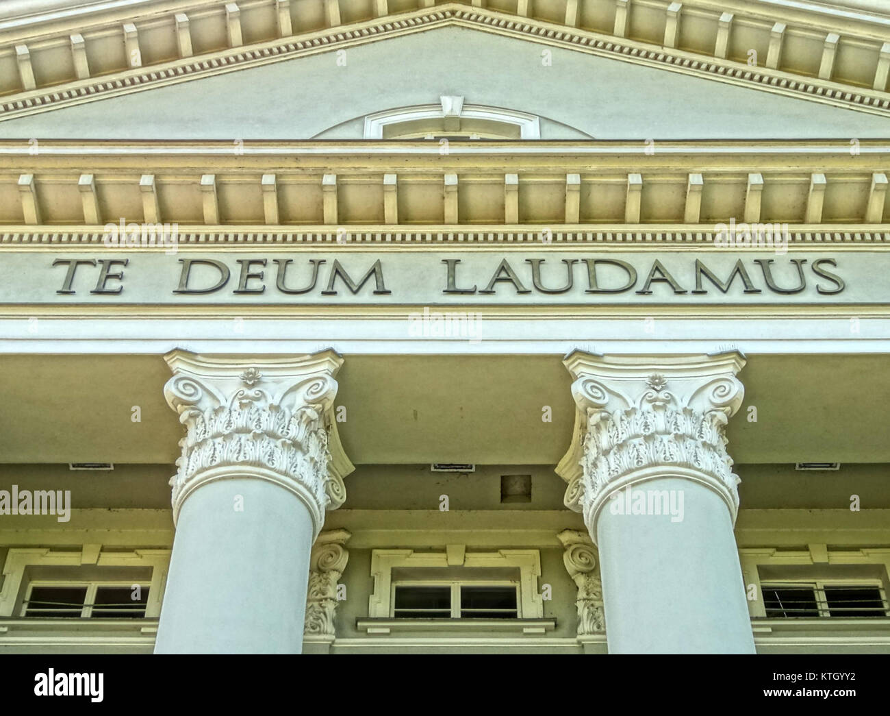 Una fotografia di Bazylika Szcz, scattata il 12 luglio 2013, che mostra le caratteristiche architettoniche e il significato storico di questa chiesa in Polonia. Foto Stock