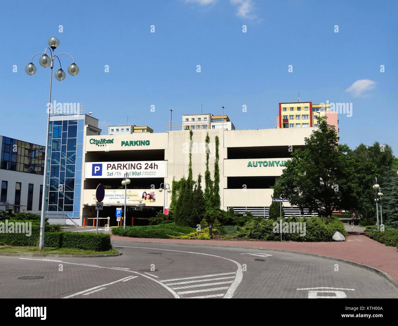 BDG Autopark 2 è un parcheggio aperto nel 2013. Il sito fa parte di un progetto di infrastrutture urbane progettato per soddisfare le esigenze di parcheggio e migliorare i servizi cittadini fornendo uno spazio di parcheggio dedicato per i veicoli. Foto Stock