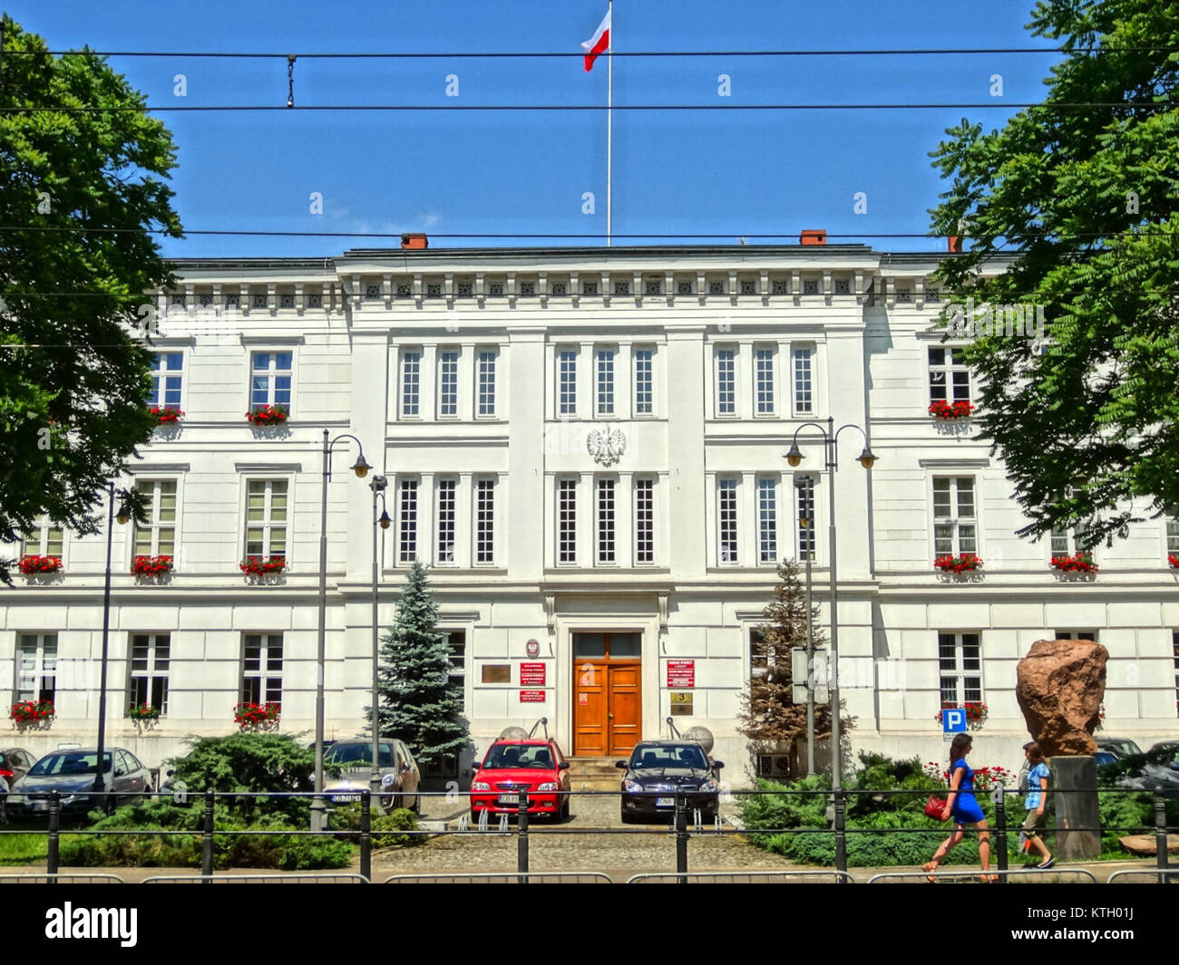 Questa immagine raffigura un edificio a UWoj (Università di Varsavia), scattato il 6 luglio 2013. La foto cattura un momento nello sviluppo o nello stile architettonico di questa istituzione accademica. Foto Stock