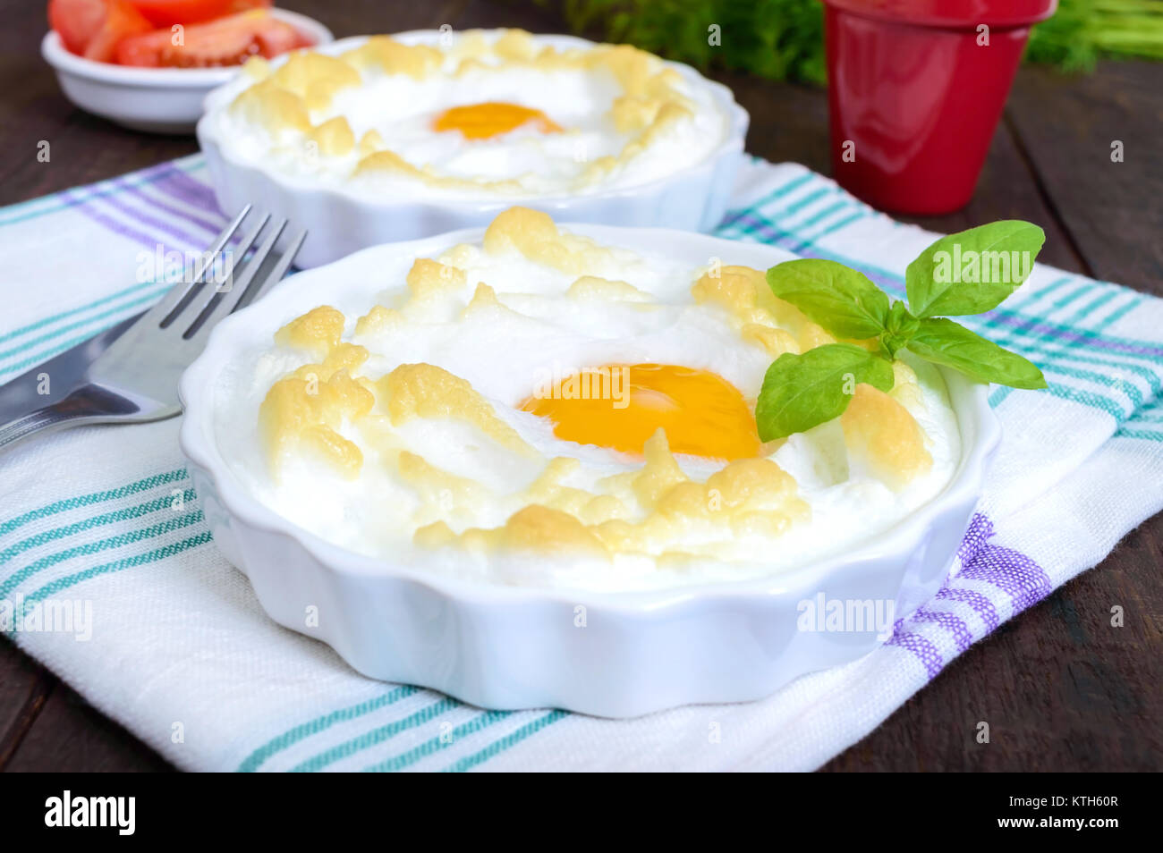 Delicato uovo cotto Orsini (uova nel cloud). Prima colazione francese. Foto Stock