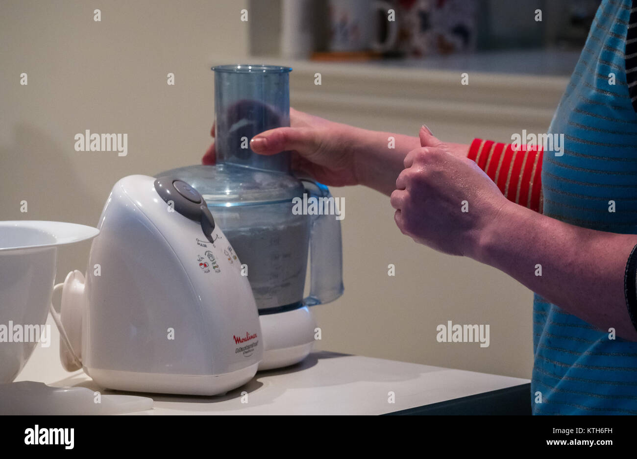 Robot da cucina moulinex immagini e fotografie stock ad alta risoluzione -  Alamy
