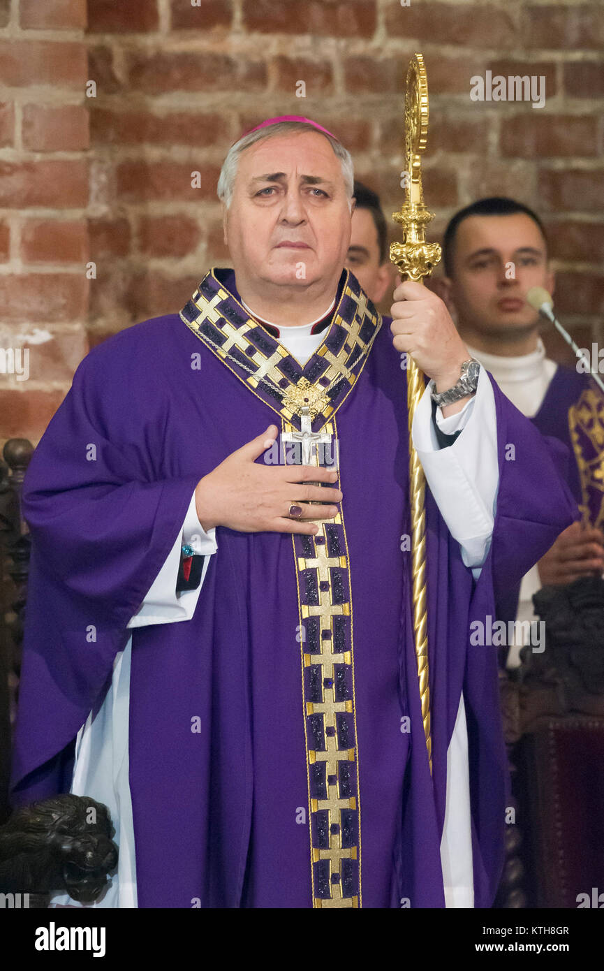 L Arcivescovo Salvatore Pennacchio, Nunzio Apostolico in Polonia, nella chiesa di Santa Brigida a Danzica, Polonia. 16 dic. 2017 © Wojciech Strozyk / Alamy Sto Foto Stock