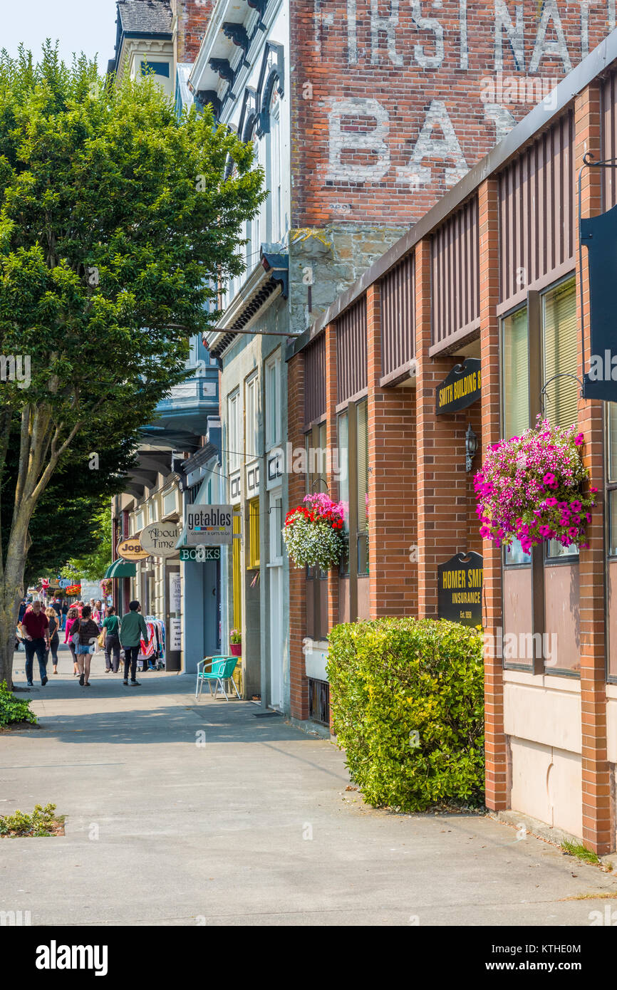 Water Street in Victorian Seaport & Arts Community di Port Townsend sulla Penisola Olimpica in Washington, Stati Uniti Foto Stock