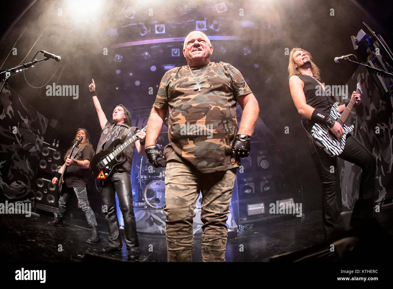 Il tedesco heavy metal band U.D.O. esegue un concerto dal vivo a livello di  Unione europea in scena a Oslo. Qui band fondatore e cantante Udo  Dirkschneider è visto dal vivo sul