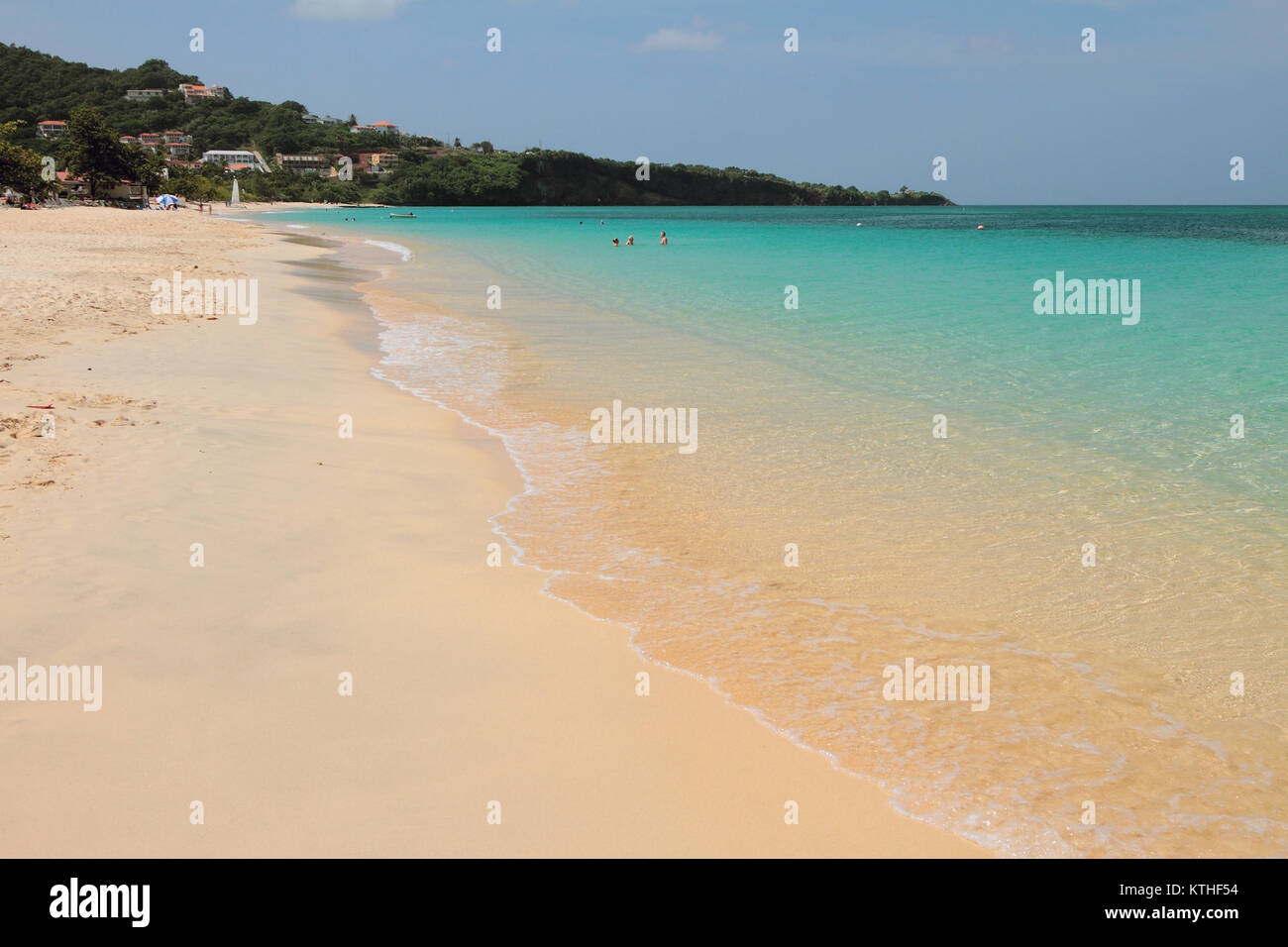 Spiaggia di sabbia e il mare. St George, Grenada Foto Stock