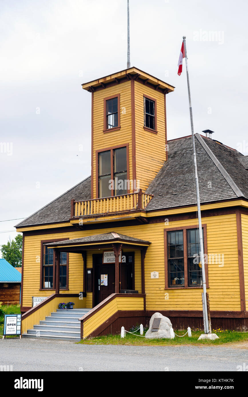 Il Courthouse Gallery nella piccola e remota città di Atlin nel nord della British Columbia, Canada Foto Stock