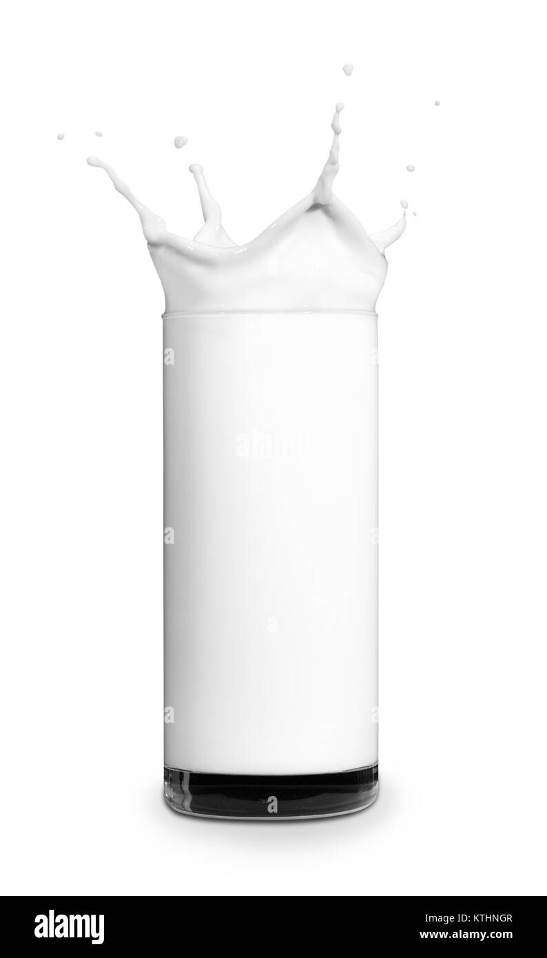 Bicchiere di latte isolato su sfondo bianco. Latte splash. Versare il latte Foto Stock