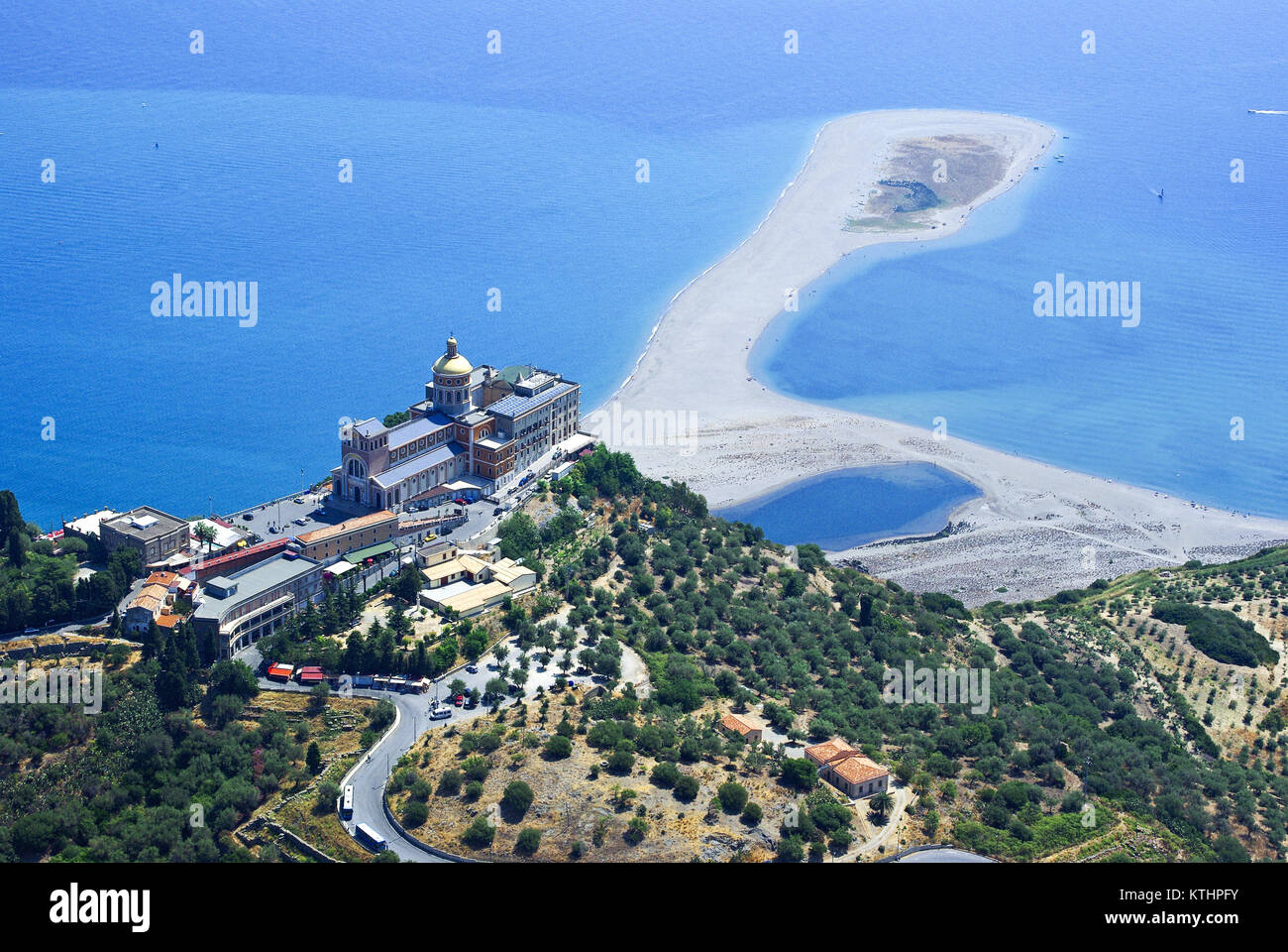 Veduta aerea di Tindari Sicilia cattedrale Foto Stock