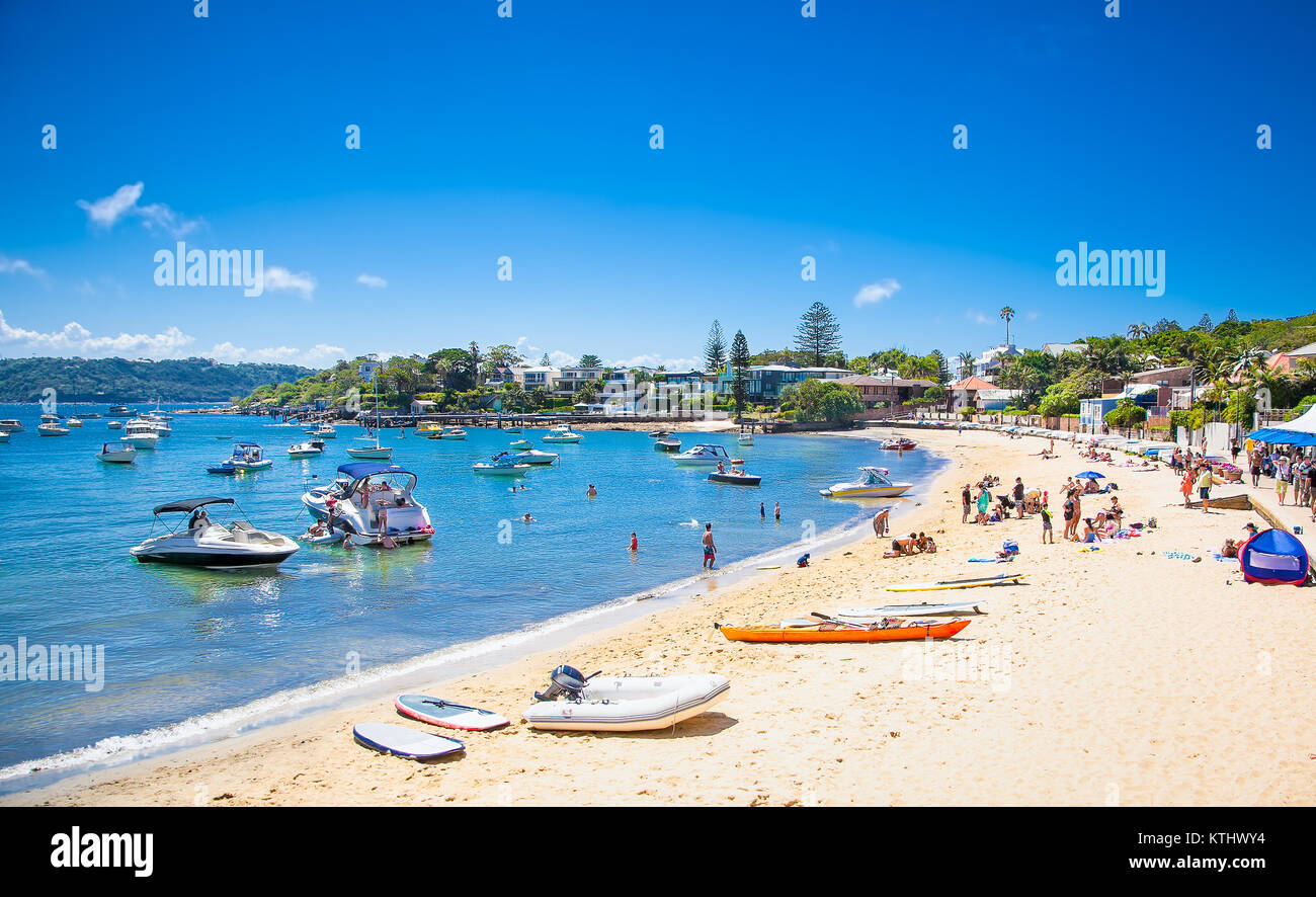 SYDNEY, AUSTRALIA/JAN 3, 2015.La gente di relax presso la spiaggia sabbiosa in Watson Bay a Sydney il Jan 3, 2015 , Australia. Watsons è solo di circa 12km da Foto Stock