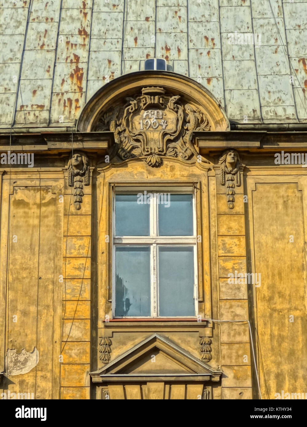 L'edificio situato a SwTrojcy 23 in Polonia è stato fotografato il 7 novembre 2013. Questa posizione riflette gli stili architettonici e le tendenze di sviluppo urbano in Polonia all'inizio del XXI secolo. Foto Stock