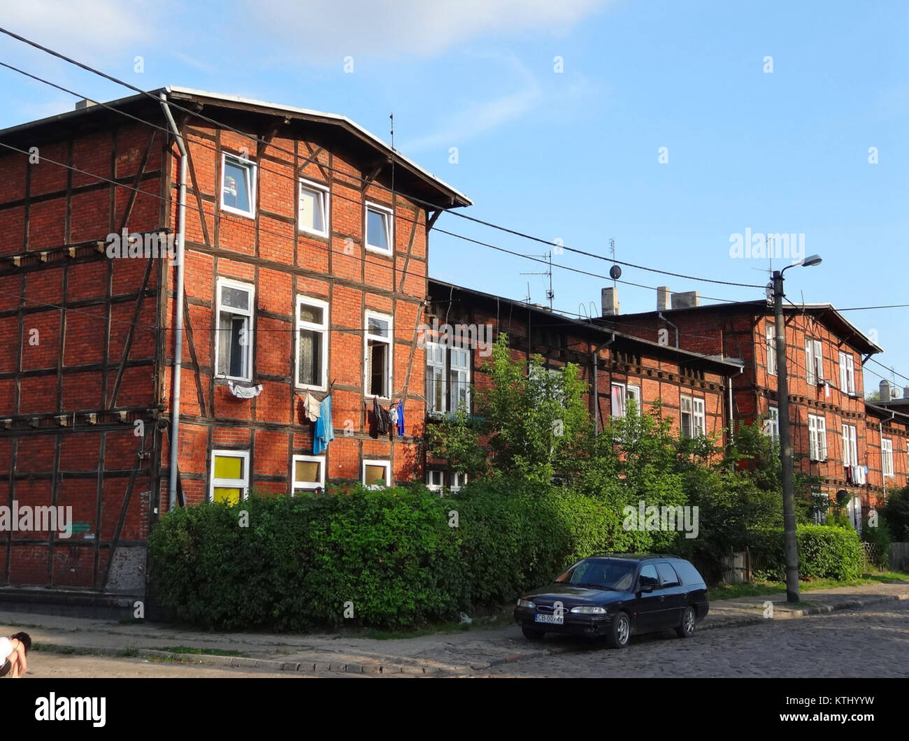 Questa immagine raffigura probabilmente un edificio o una proprietà situata a Londynek 8, catturata nel luglio 2013. In quel momento potrebbe evidenziare le caratteristiche architettoniche o l'ambiente. Foto Stock