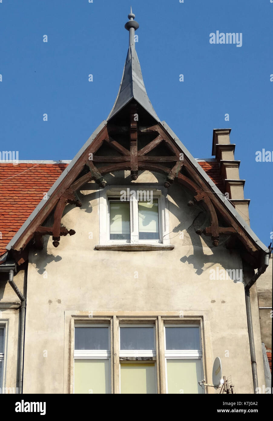 Questa fotografia mostra l'edificio Gdanska 127 a BDG, Polonia, il 7 marzo 2013. L'immagine cattura il paesaggio urbano e le caratteristiche architettoniche di questo edificio cittadino all'inizio del XXI secolo. Foto Stock