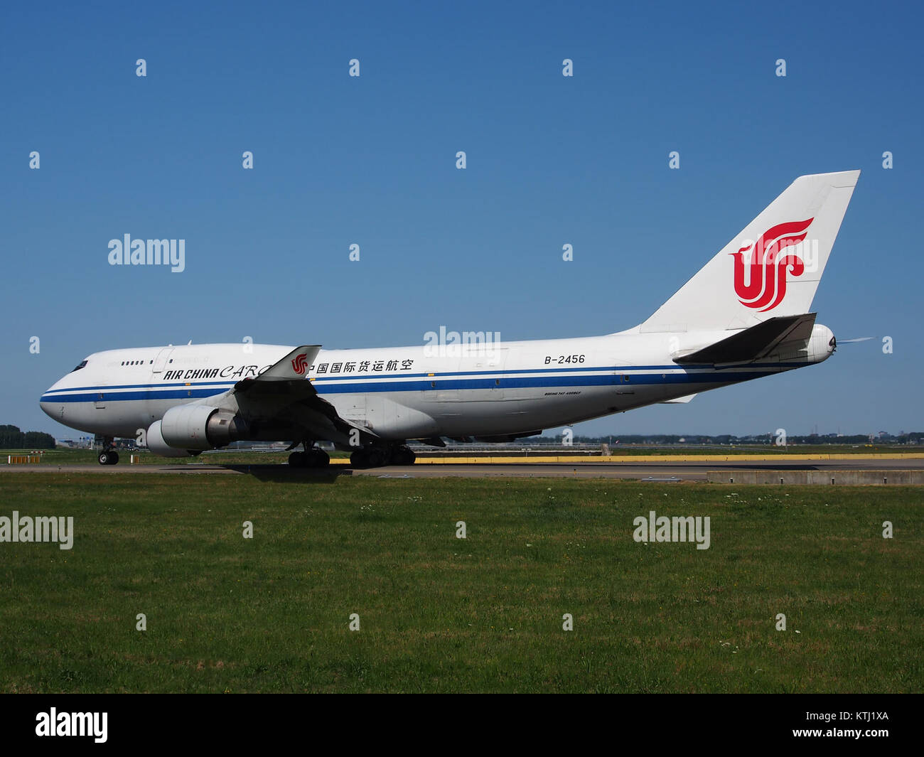 Boeing B747 4J6 (BCF) Air China Cargo Aircraft, immatricolazione CN 24346, rullaggio sulla pista il 21 luglio 2013. Questo aereo fa parte della flotta cargo di Air China, nota per la sua grande capacità e le sue capacità a lungo raggio. Foto Stock