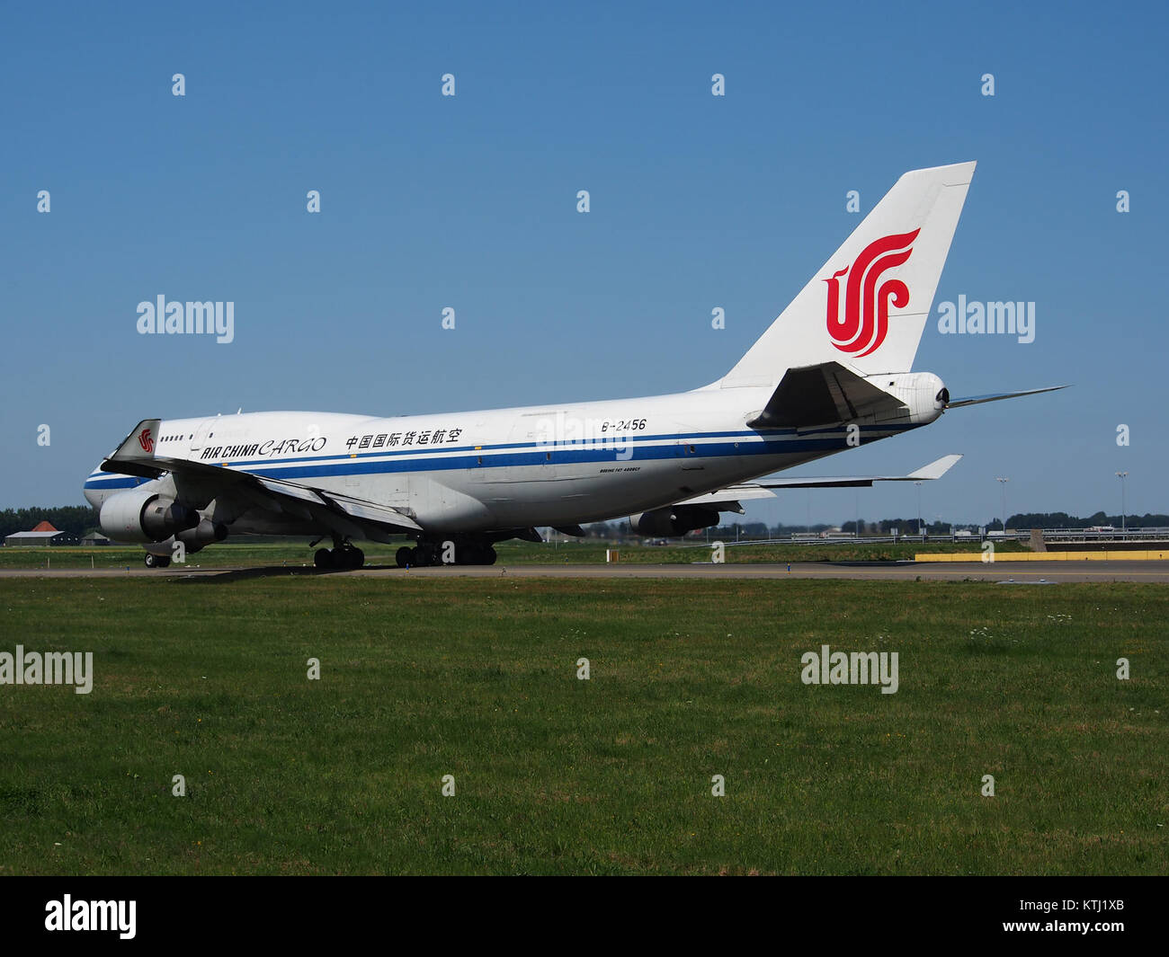 Questa fotografia mostra un aeromobile Boeing B747-4J6 (BCF) di Air China Cargo che ruba in un aeroporto il 21 luglio 2013. Il piano è identificato dal numero di registrazione NC 24346. Foto Stock