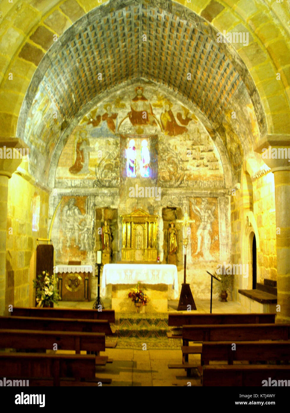 Basconcillos del Tozo Iglesia de San Cosme y San Damian 02 Foto Stock