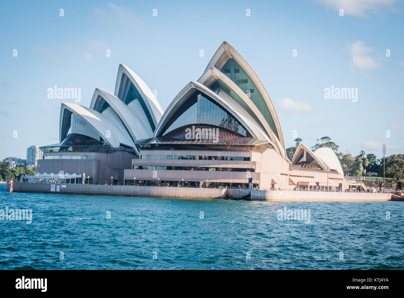 Sydney Opera House in una giornata di sole Foto Stock