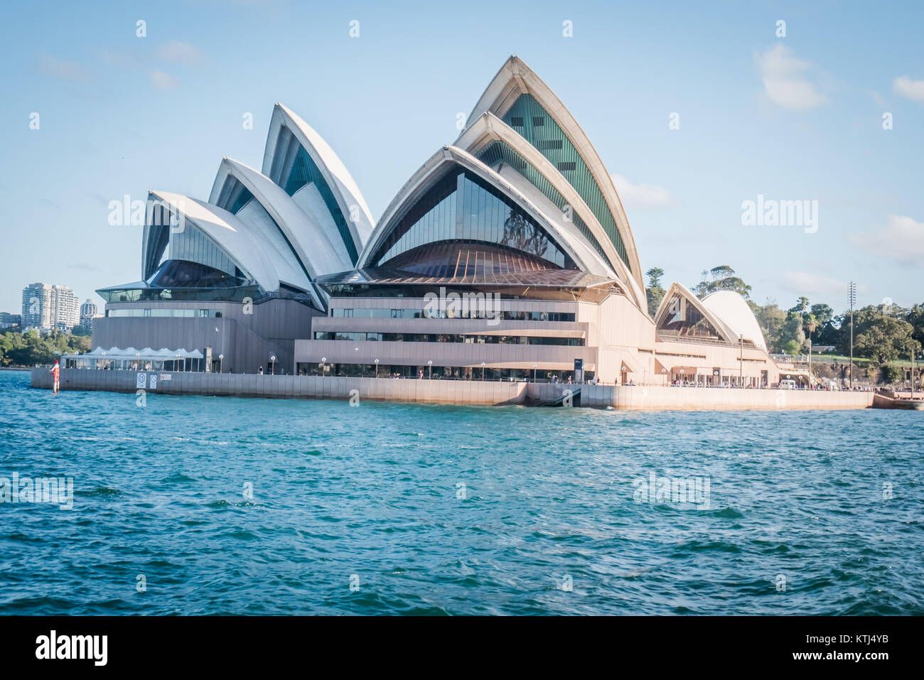 Sydney Opera House in una giornata di sole Foto Stock