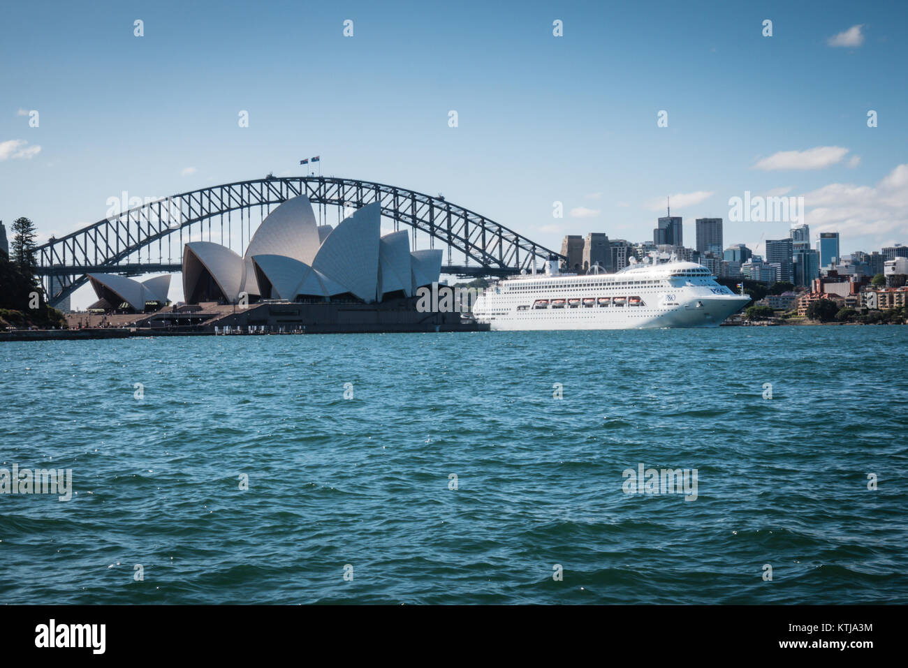 La nave di crociera sul porto di Sydney Foto Stock