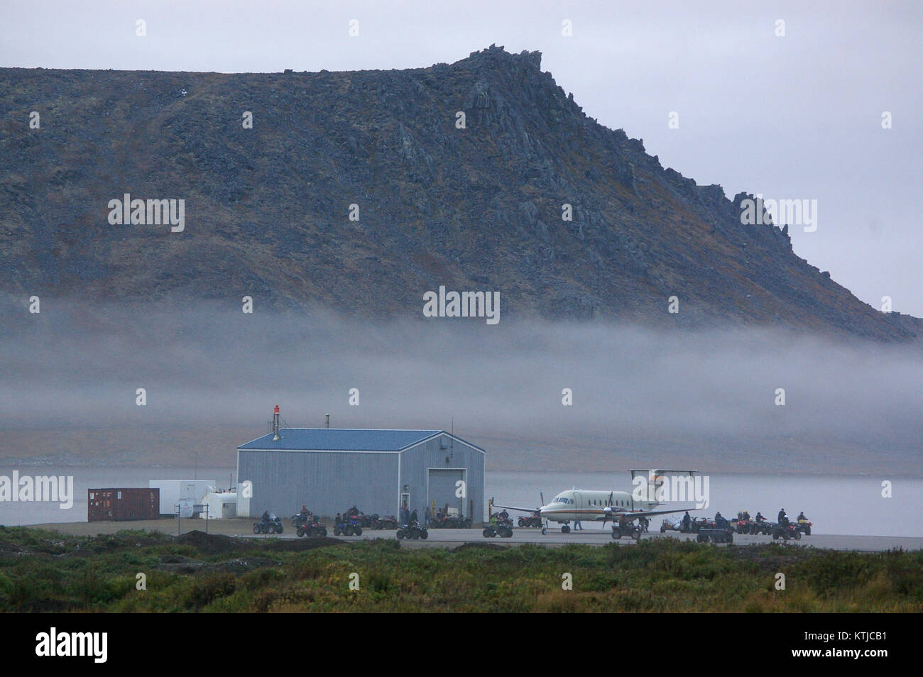 "Attacco del popolo Honda" sembra essere un titolo associato a un particolare mezzo di comunicazione o pubblicazione, possibilmente correlato a un fenomeno culturale o sociale. Il numero potrebbe indicare una specifica edizione o un riferimento di catalogazione. Foto Stock