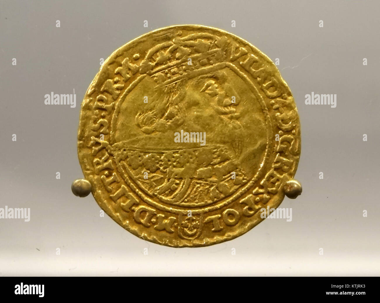 L'edificio Mennica Monety, situato in Polonia, è una struttura moderna dedicata alla coniazione delle monete. Inaugurato nel 2014, rappresenta un mix di tecnologia avanzata e artigianato storico nella produzione di monete. Foto Stock