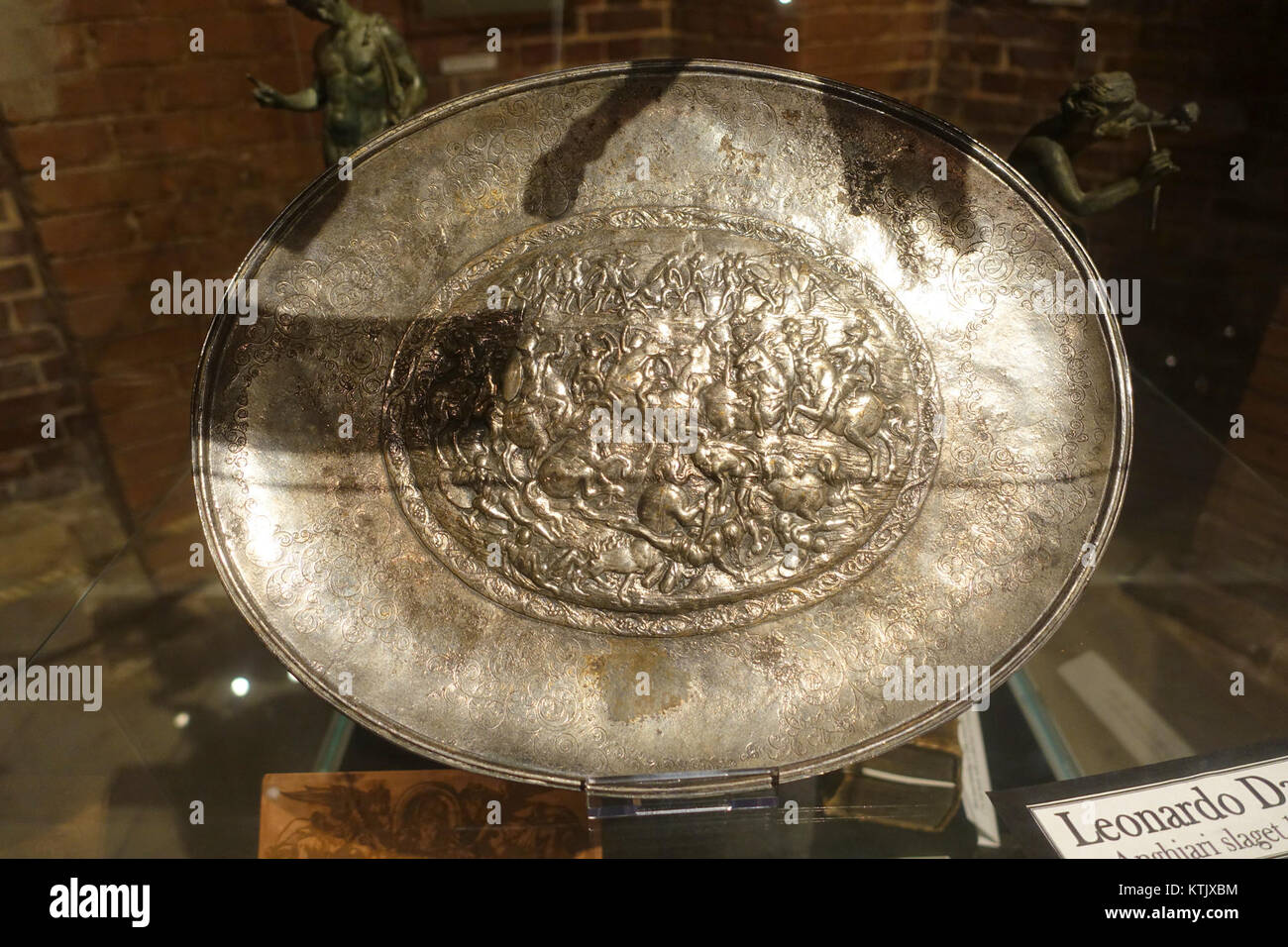 La "Battaglia di Angiari" di Leonardo da Vinci, sebbene un'opera incompiuta, è uno dei famosi pezzi rinascimentali. Questa riproduzione in argento fa parte della collezione Kulenovic di Karlskrona, Svezia. Foto Stock