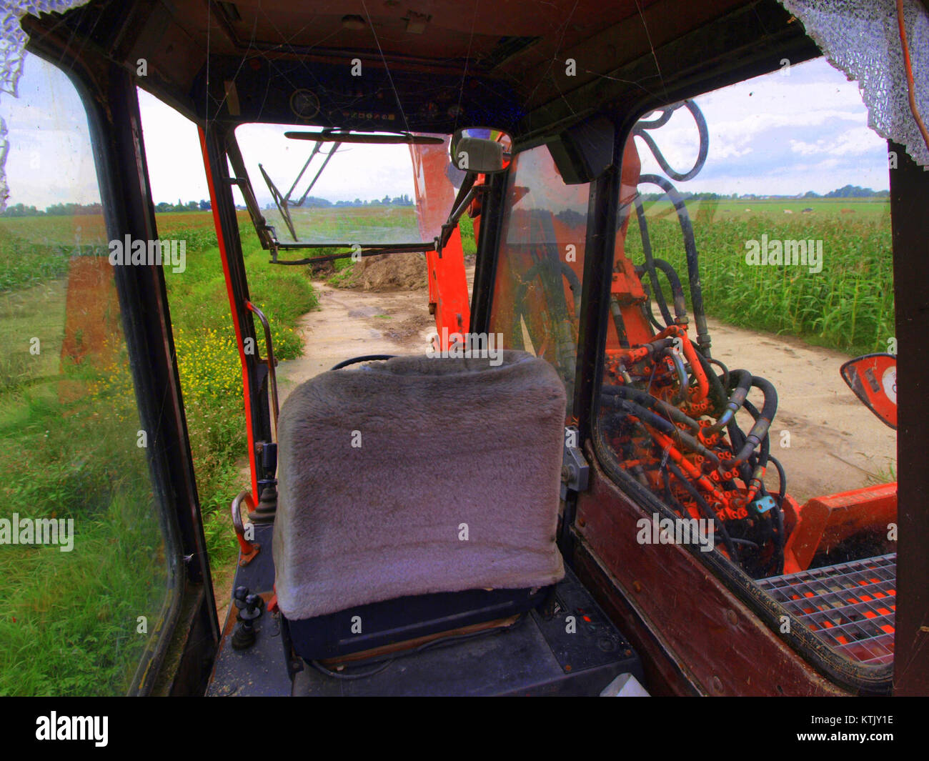 L'Atlas 1304 è un riferimento specifico a un modello di macchinari industriali, particolarmente utilizzati nelle costruzioni e negli scavi, noto per le sue elevate prestazioni e affidabilità nelle operazioni gravose. Foto Stock