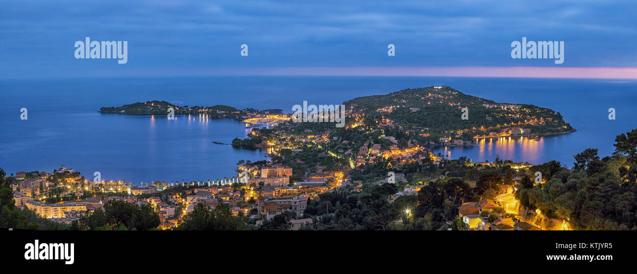 Panorama di Capo Ferrat al crepuscolo, Costa Azzurra, Francia Foto Stock