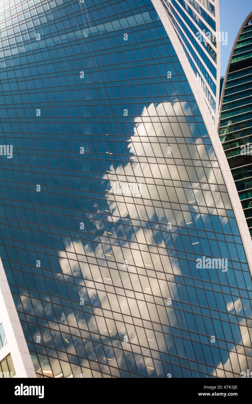Mosca - Agosto 06, 2015: Architettura di grattacieli nella città di Mosca Foto Stock