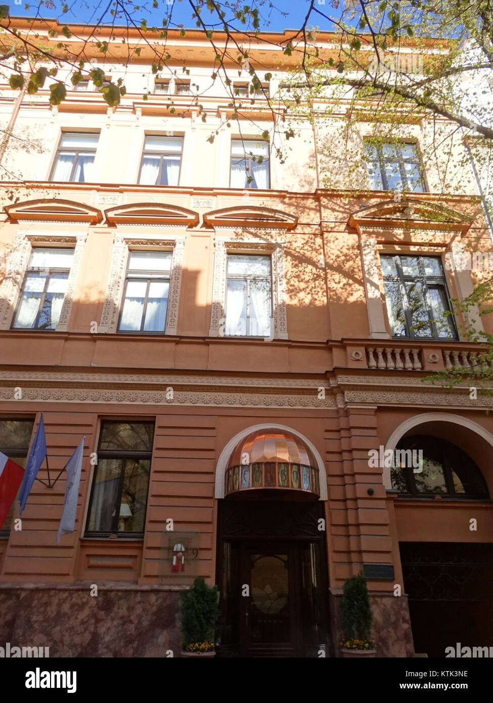 L'Hotel Bohema nel 2015, situato in una zona importante, è un hotel di lusso che offre sistemazioni eleganti e servizi moderni. L'hotel, noto per i suoi servizi di alto livello, si rivolge a turisti e professionisti del lavoro, riflettendo lo stile e il comfort della zona. Foto Stock