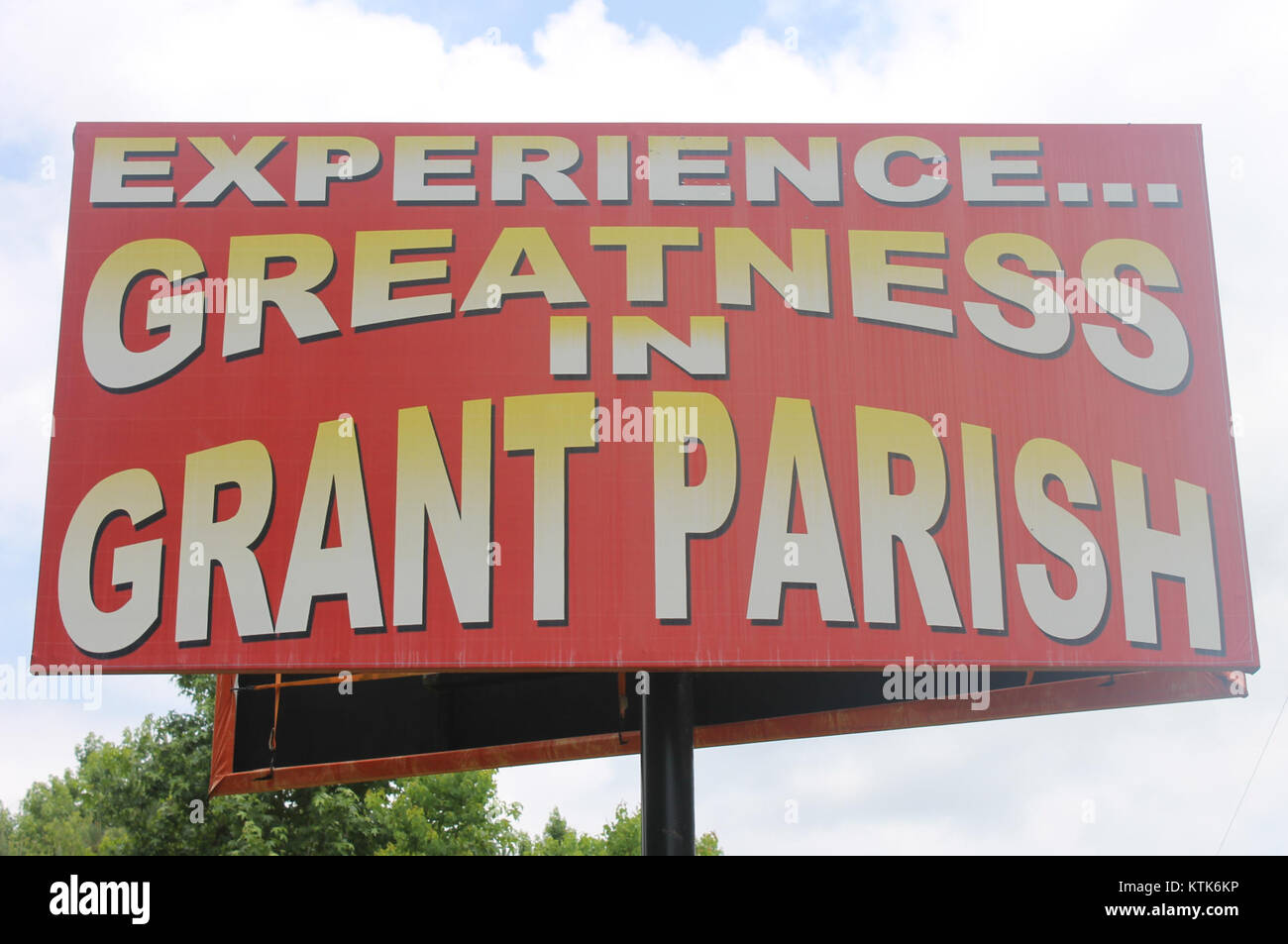 Una fotografia del cartello Grant Parish all'uscita della U.S. Highway 71, che segna un punto importante nel sistema stradale della Louisiana. Grant Parish si trova nel centro della Louisiana. Foto Stock