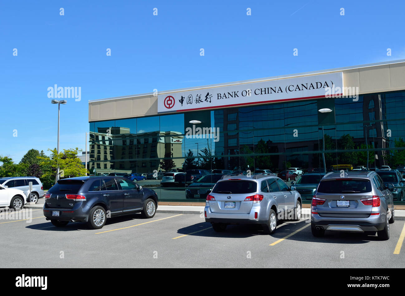 Questa immagine mostra la Bank of China a Markham, un'istituzione importante all'interno della comunità cinese in Canada, che riflette la crescita e l'influenza della banca. Foto Stock