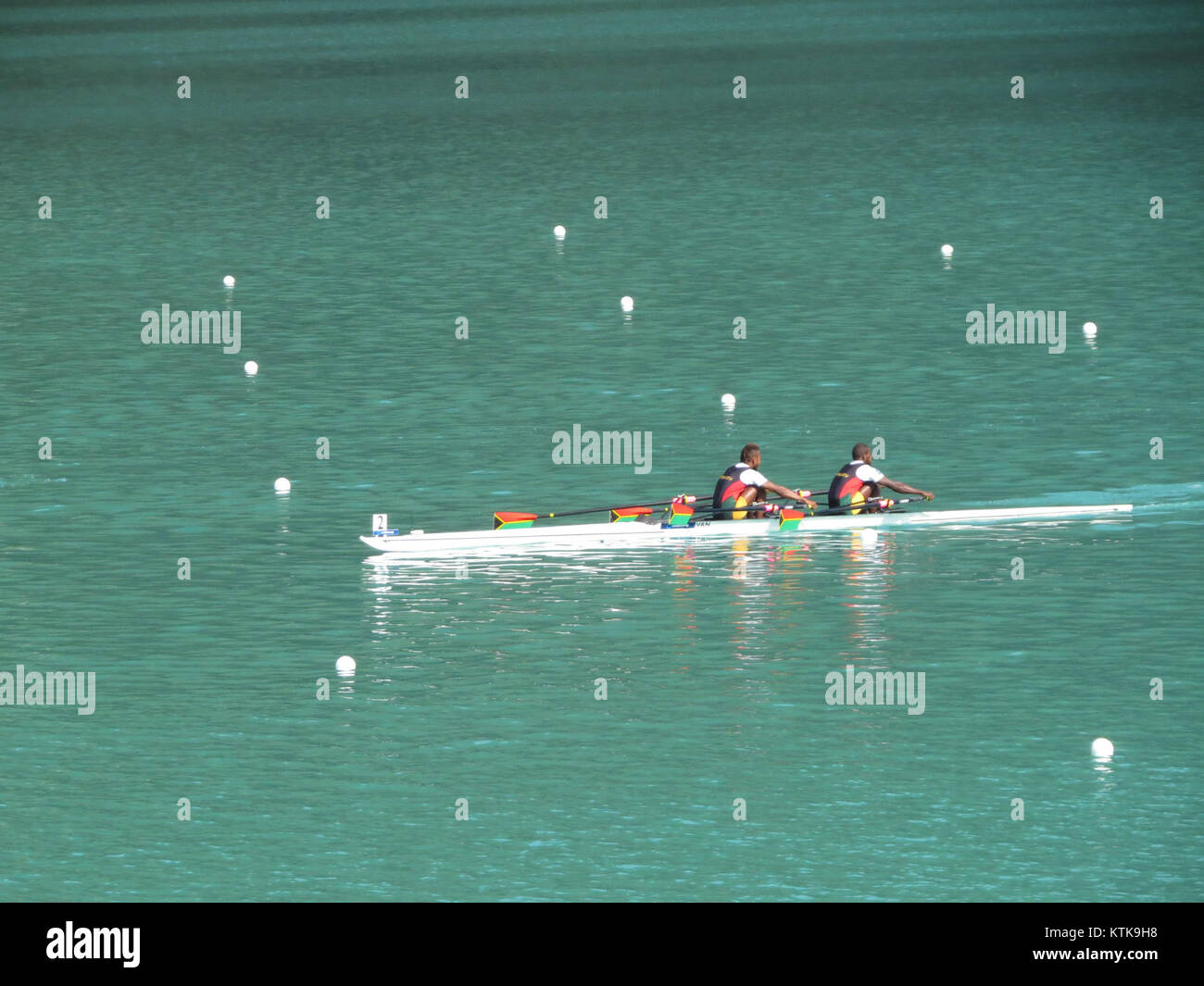 I Campionati mondiali di canottaggio 2015, svoltisi ad Aviron, sono stati un evento chiave nel calendario internazionale del canottaggio. Questo concorso ha riunito i migliori canottieri di tutto il mondo per competere in varie categorie. Foto Stock