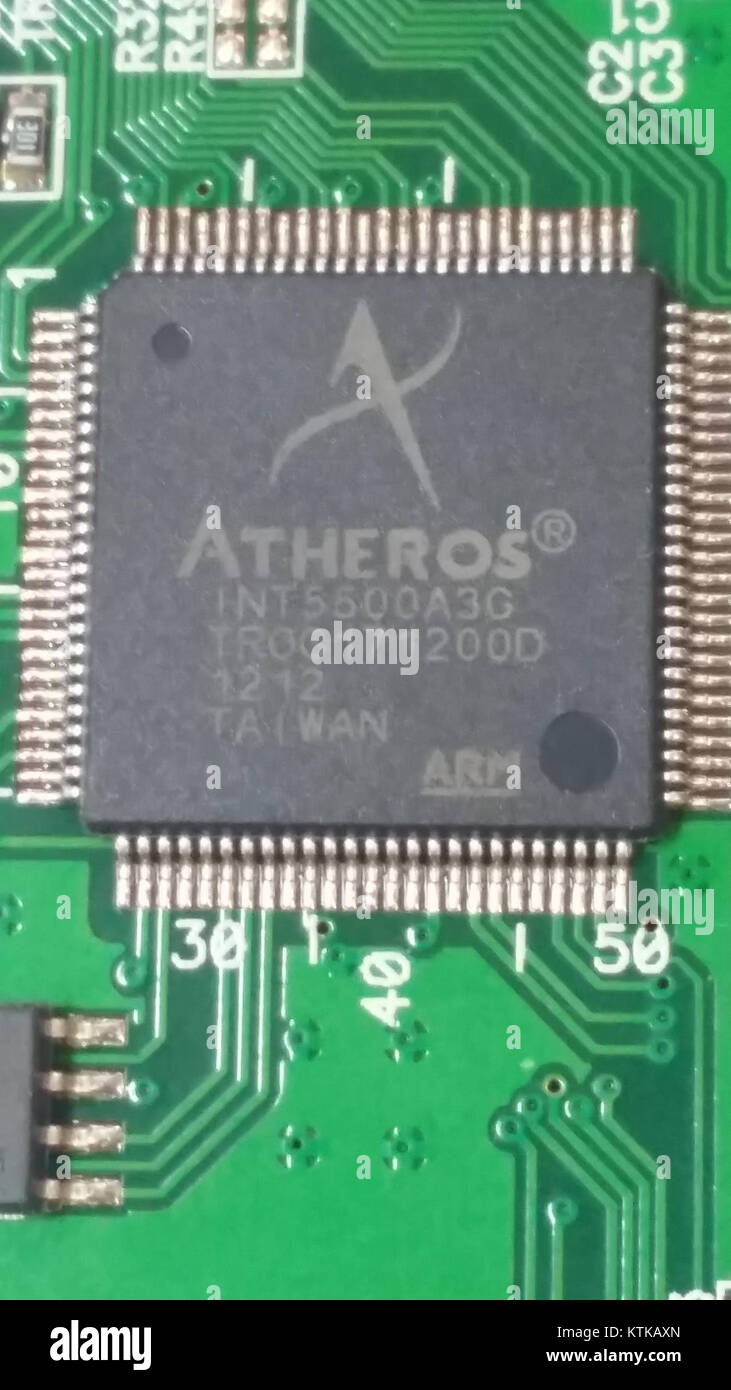 Atheros Intellon 5600 è un semiconduttore utilizzato nelle applicazioni di rete. Fa parte di una serie di dispositivi sviluppati per soluzioni di rete domestiche e aziendali, incentrati sulla tecnologia di comunicazione e sulle prestazioni di rete. Foto Stock