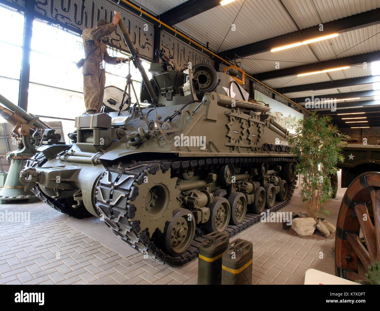 Un Baldwin Locomotive Works M32B3 Tank Recovery Vehicle, che mostra l'ingegneria militare e la tecnologia dei veicoli di recupero utilizzati durante la guerra. Foto Stock