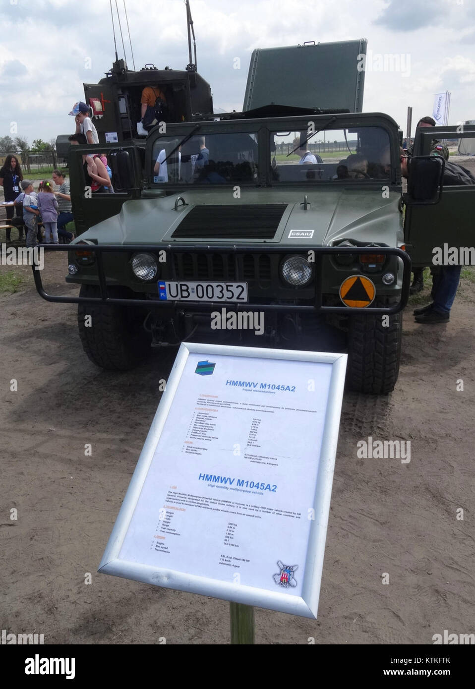 L'evento BDG Air Fair Tank, tenutosi il 10 maggio 2016, ha presentato vari carri armati e veicoli militari in una mostra pubblica. Ha offerto approfondimenti sulla tecnologia militare e sullo sviluppo storico dei veicoli blindati, attirando appassionati militari. Foto Stock