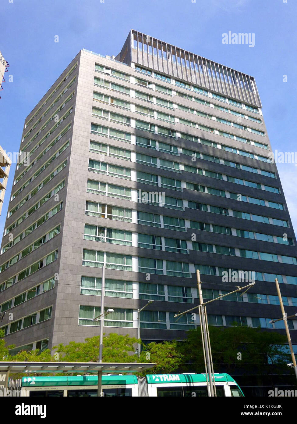 Il Barcelona Hotel SB Diagonal Zero 39 è un hotel moderno a Barcellona, in Spagna, noto per il suo design contemporaneo e le sistemazioni di lusso. Offre una gamma di servizi nel vivace quartiere Diagonal della città. Foto Stock