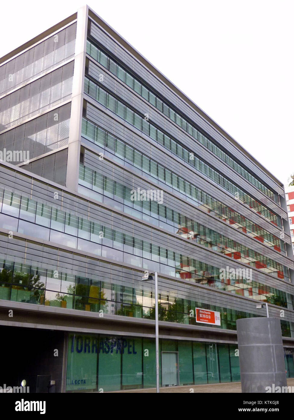 Grupo Torraspapel è un'azienda leader nella produzione di carta con sede a Barcellona, specializzata nella produzione di prodotti di carta di alta qualità utilizzati in vari settori. Foto Stock