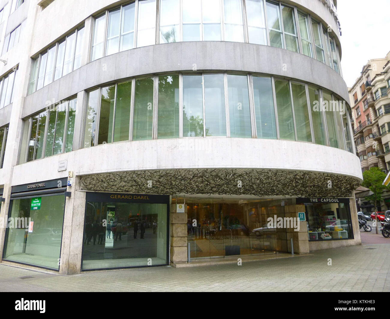 L'*Hotel Hesperia Presidente* a Barcellona è un hotel di lusso noto per i suoi servizi di lusso, situato nel cuore della città, che offre un servizio di qualità e comfort. Foto Stock